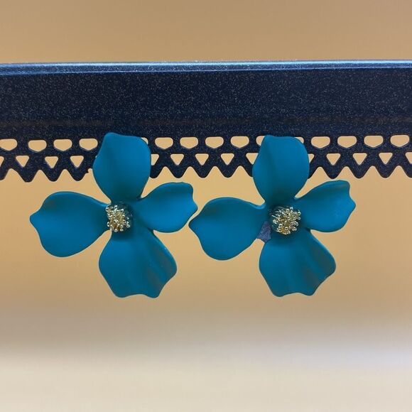 💫🌸 Delicate BoHo Flower Stud White Pink Red Green  Earrings 🌼💫 - Picture 8 of 15